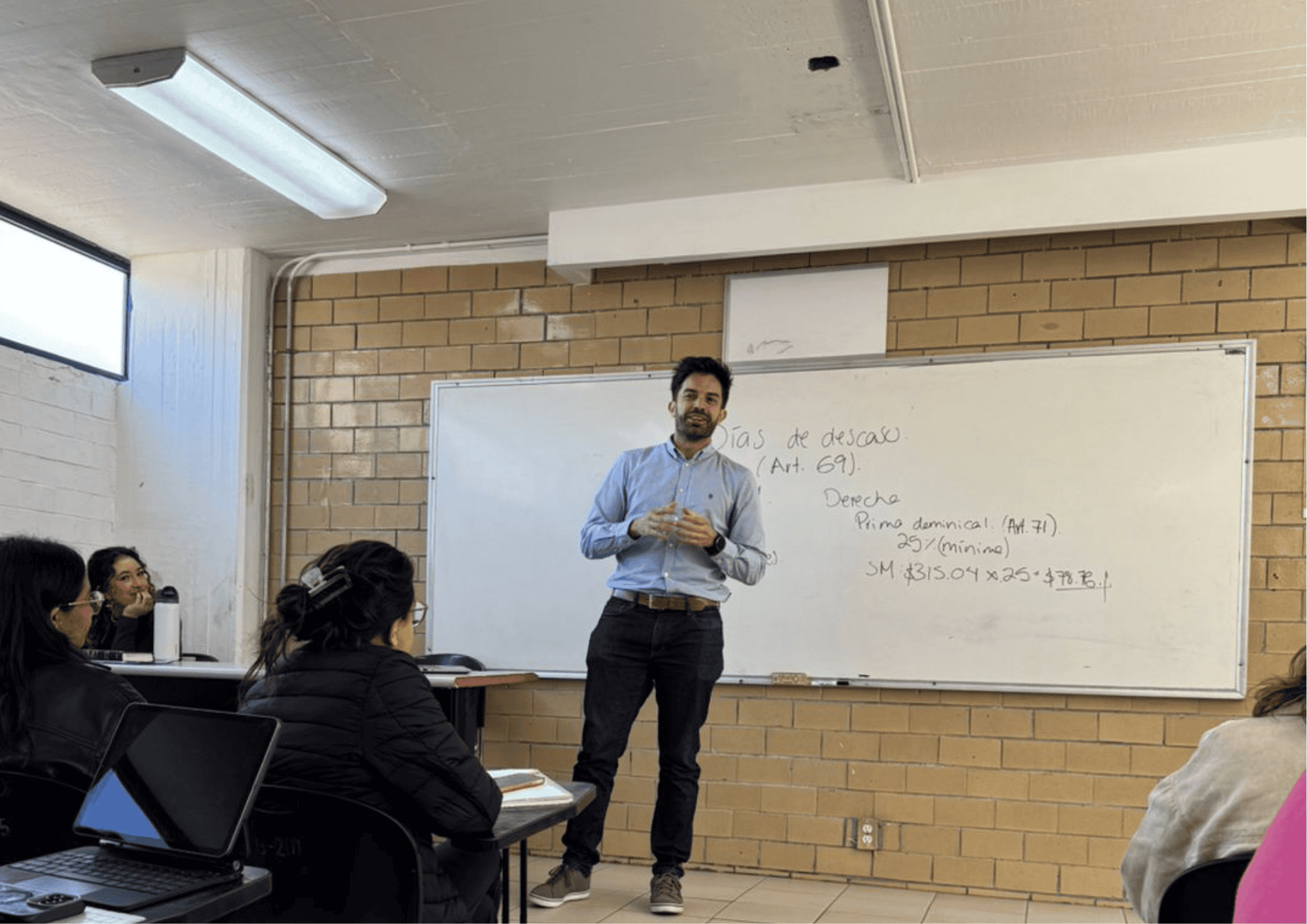 Andrés Nunes participó en la UNAM en un encuentro sobre reformas laborales